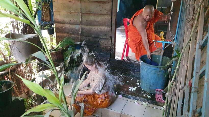 Siem Reap Cambodian Buddhist Water Blessing and Local Market - Who Would Enjoy This Tour?