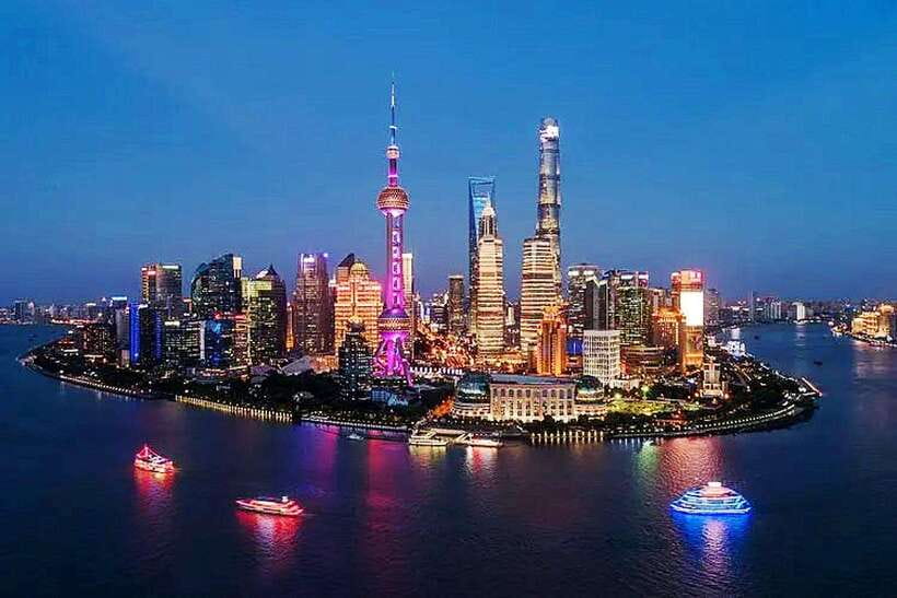 Shanghai Night River Cruise VIP Seat with Authentic Dinner - Analyzing the Experience: What’s Included and What to Expect