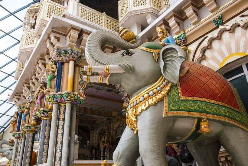 Mumbai: Private Sightseeing Tour & Slum Tour with a Local - Exploring Mumbai’s Highlights with a Private Guide