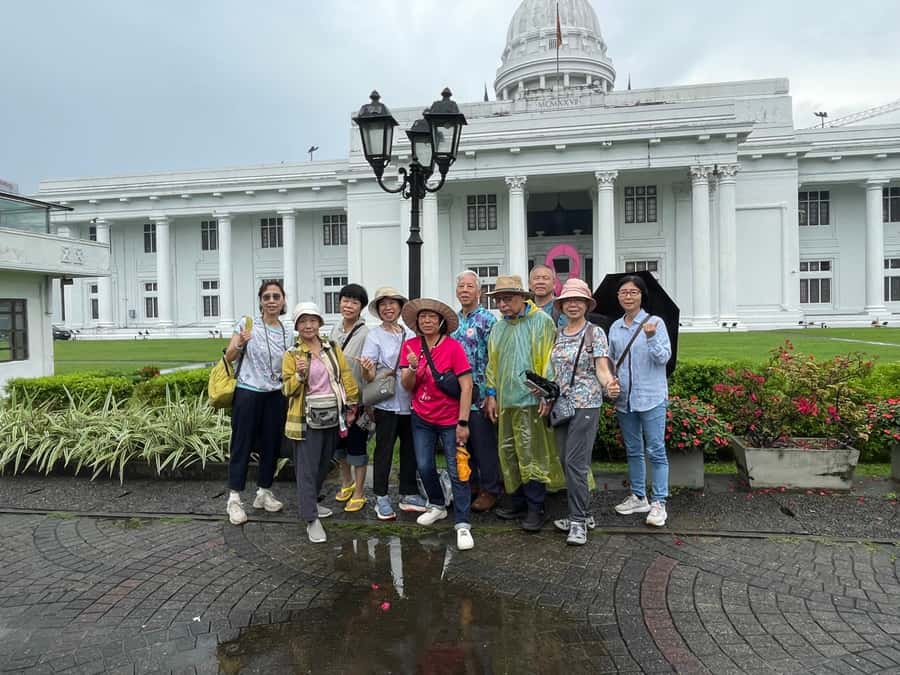 WELCOME TO COLOMBO CITY TUK TOUR All Entry Fees - Navigating Colombo in a Tuk-Tuk: What to Expect