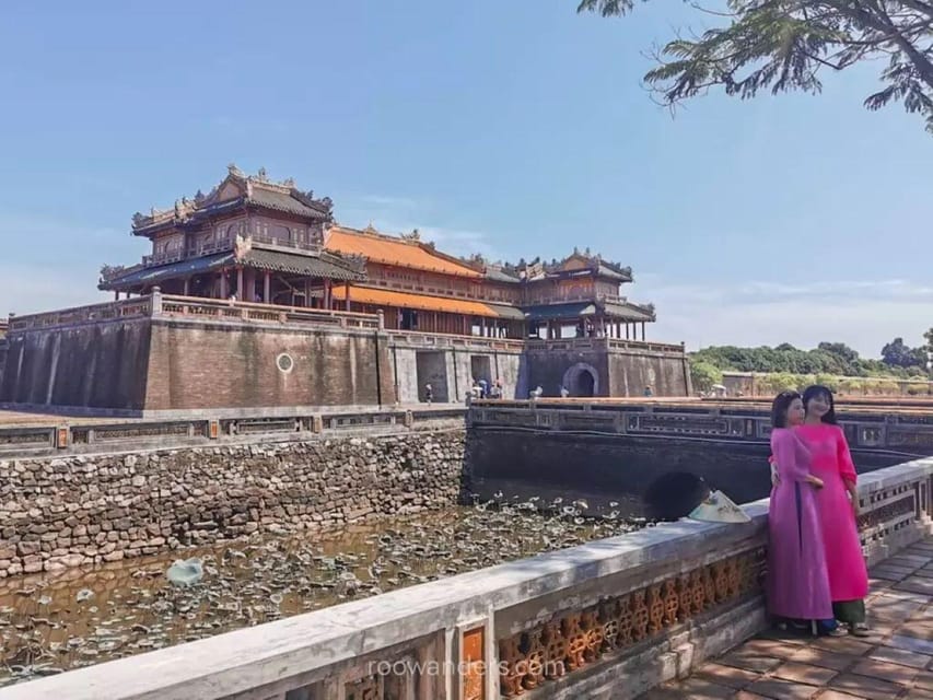 Hue : Deluxe Walking Tour to Imperial City with Local Guide - Deep Dive into the Sites