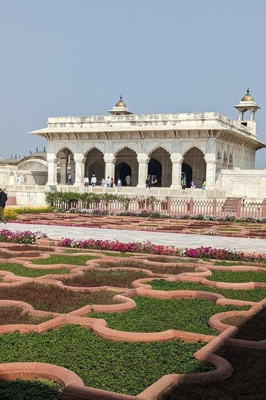 From Delhi: Taj Mahal & Agra Day Trip with Jaipur Drop - Exploring Agra Fort