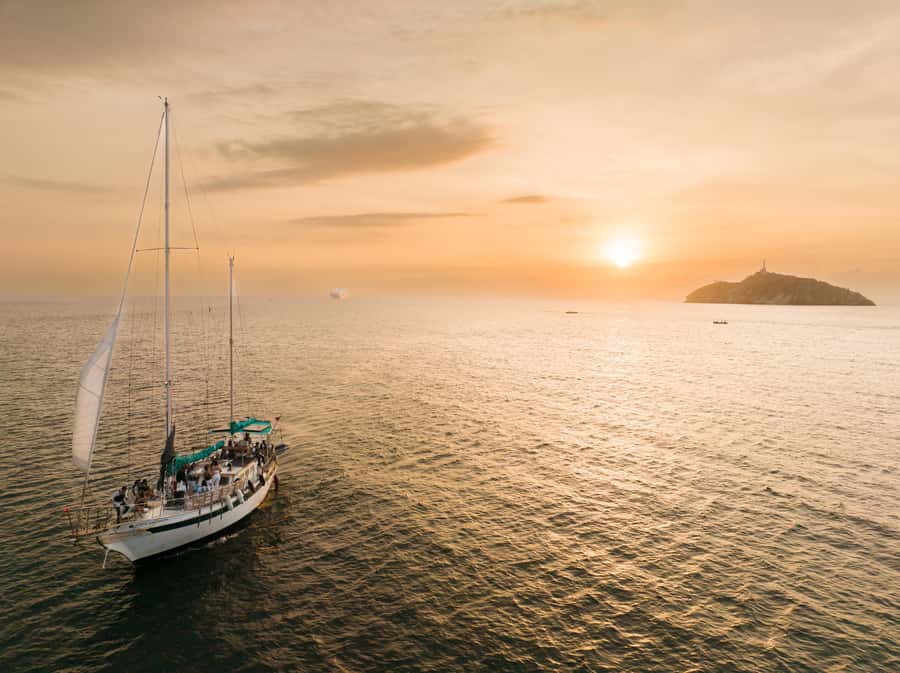 Tour en Velero a Bahía Concha Parque Tayrona - An In-Depth Look at the Sailing Adventure
