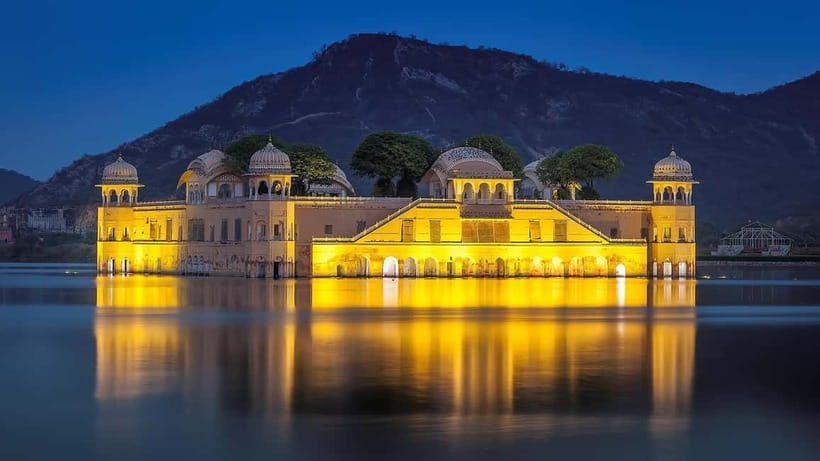 Jaipur: Half-Day Amer Fort, Jal Mahal & Stepwell Tour - Transportation and Comfort