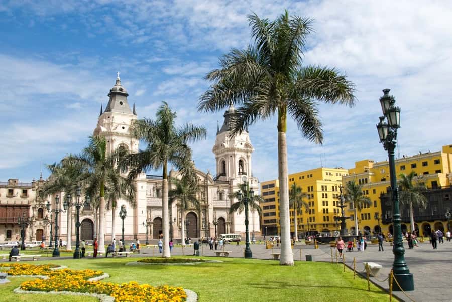 City Tour Colonial and Modern Lima Half Day Plus Ticket - Exploring Lima: A Half-Day Journey Through its Colonial and Modern Sides