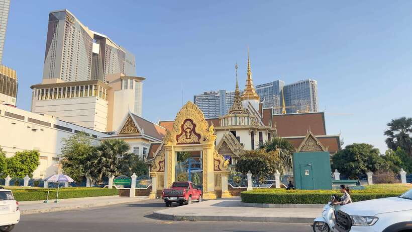 PhnomPenh: Explore Non Local Experience Life of City Tour - Authenticity and Value