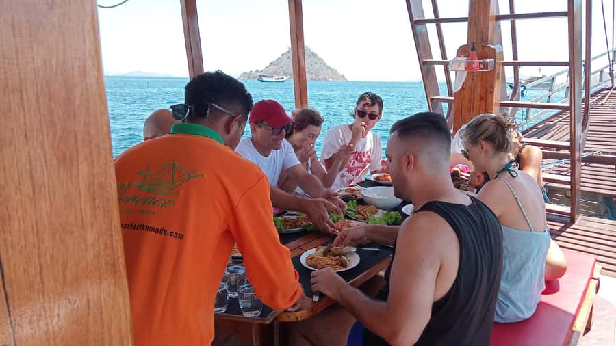 Labuan Bajo: 2D1N Komodo & Pink Beach Shared Boat Tour - Authentic Experiences & Practical Tips