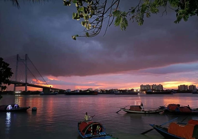 Agra: Taj Mahal Walking Tour with Street Food Tour - The Sum Up