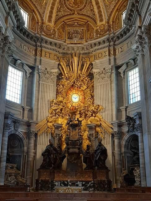 St. Peters Basilica Fast Track:Small Group or Private Tour - Highlights and Itinerary