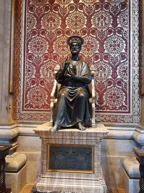 St. Peters Basilica Fast Track:Small Group or Private Tour - Key Points