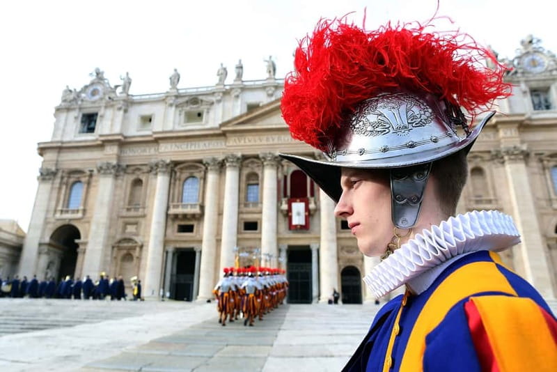 St. Peters Basilica Fast Track:Small Group or Private Tour - Historical Significance