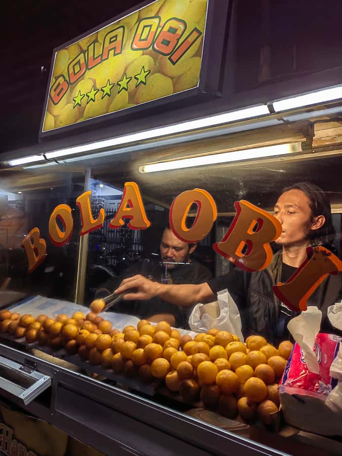 Jakarta: Local Street Food Shared Tour with MRT Jakarta - FAQ