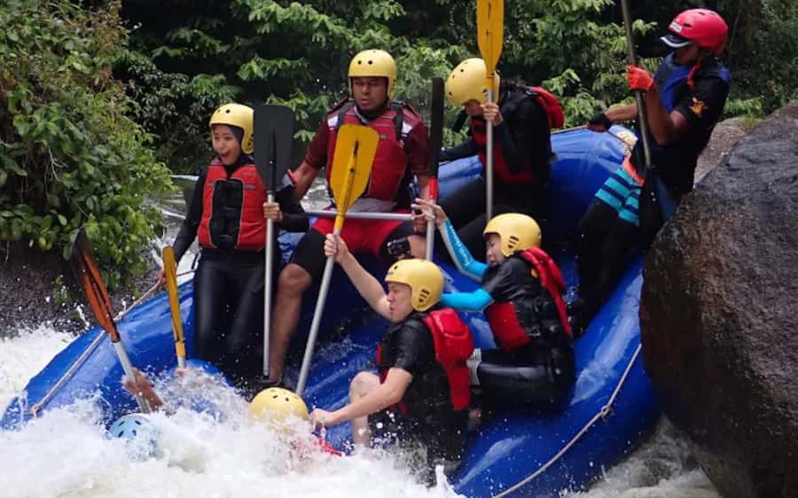 From Kuala Lumpur: White Water Rafting Adventure (Grade 4) - Key Points