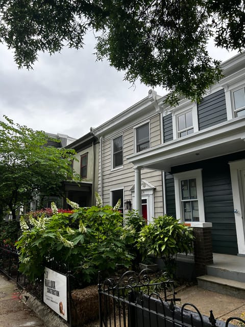 DC: Eastern Market Eats Food Tour (5 Food Stops + Dessert) - The Historical and Cultural Context