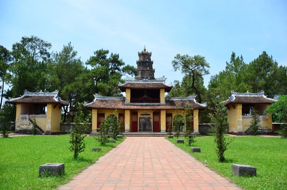 Hue : Royal Tombs- Thien Mu Pagoda- Dragon Boat Private Tour - FAQ