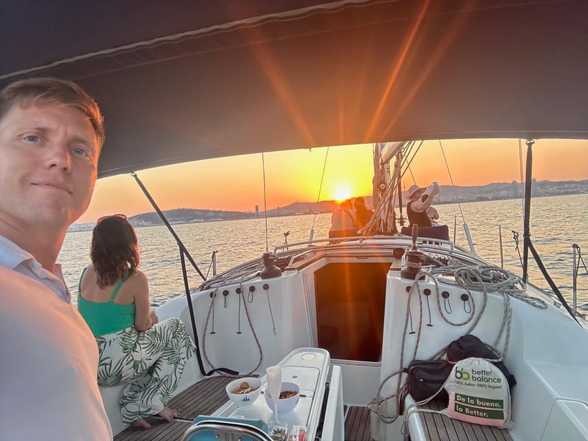Barcelona: Boat Trip with Champagne - Practical Details and Tips