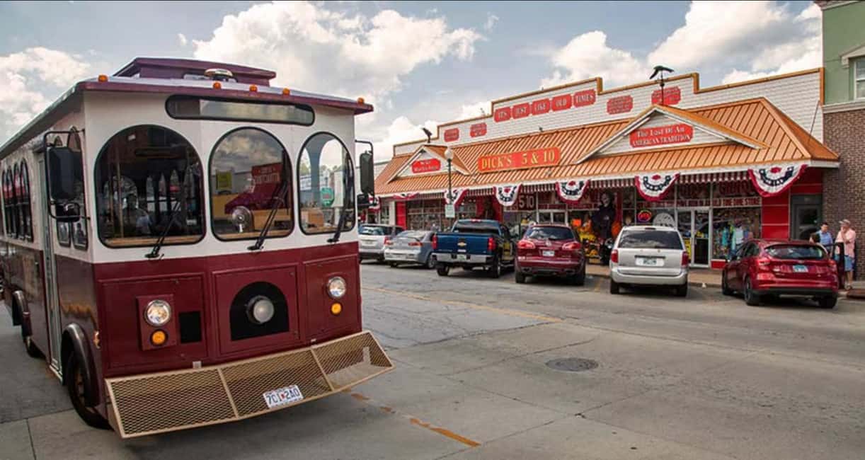 Branson: Downtown, Lake, Baird Mountain & Hollister 4x4 Tour - Who Will Enjoy This Tour?