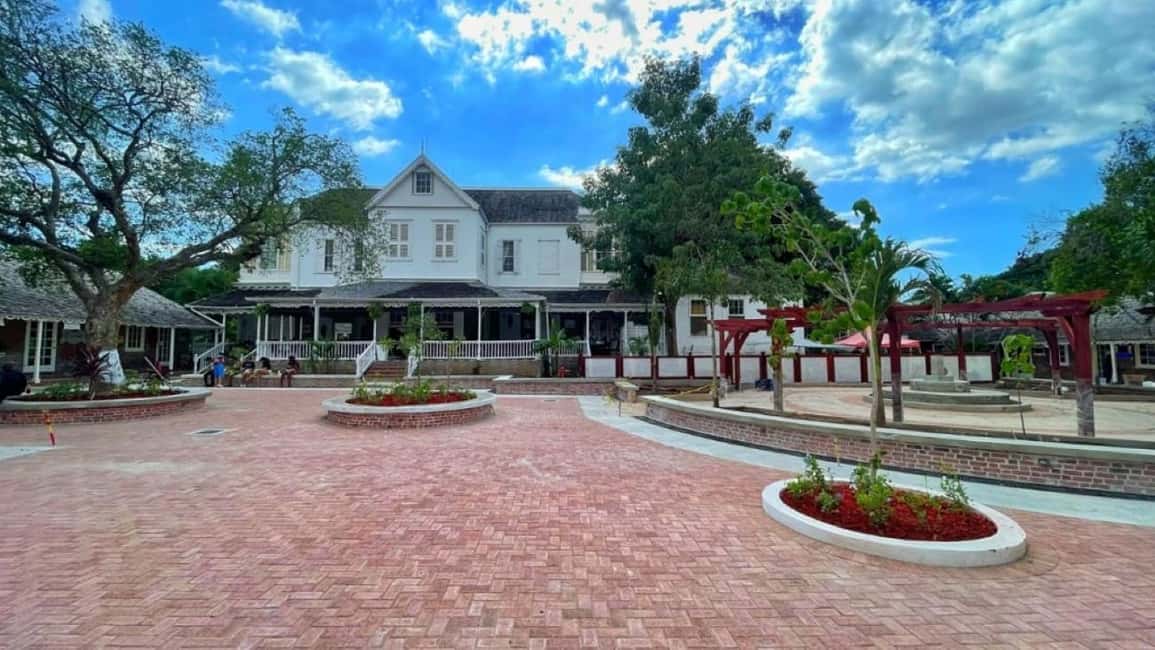 The Devon House Guided City Tour - Exploring Kingston with the Devon House Guided City Tour