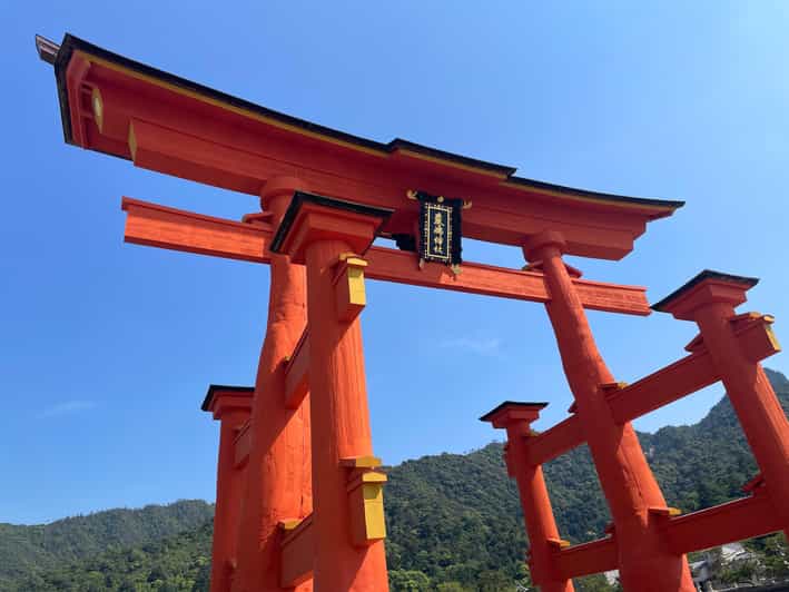 Hiroshima and Miyajima Satisfying Private Tour with a Local - What makes this tour special