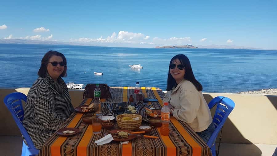 From La Paz: Tihuanacu & Titicaca Lake in one day with lunch - Authenticity and Traveler Experience
