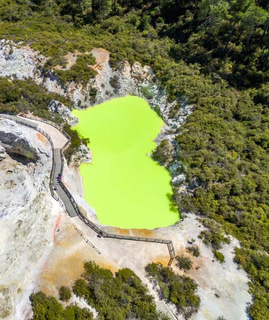 From Auckland: Wai-O-Tapu & Polynesian Spa Rotorua Day Tour - Transportation and Group Size