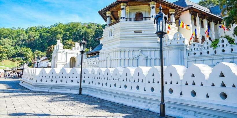 From Sigiriya: Kandy Transfer with Dambulla and Spice Garden - Who Should Consider This Tour?