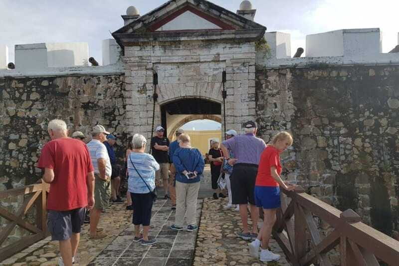 -Acapulco: Historical City Tour with Market Visit & Lunch - FAQ