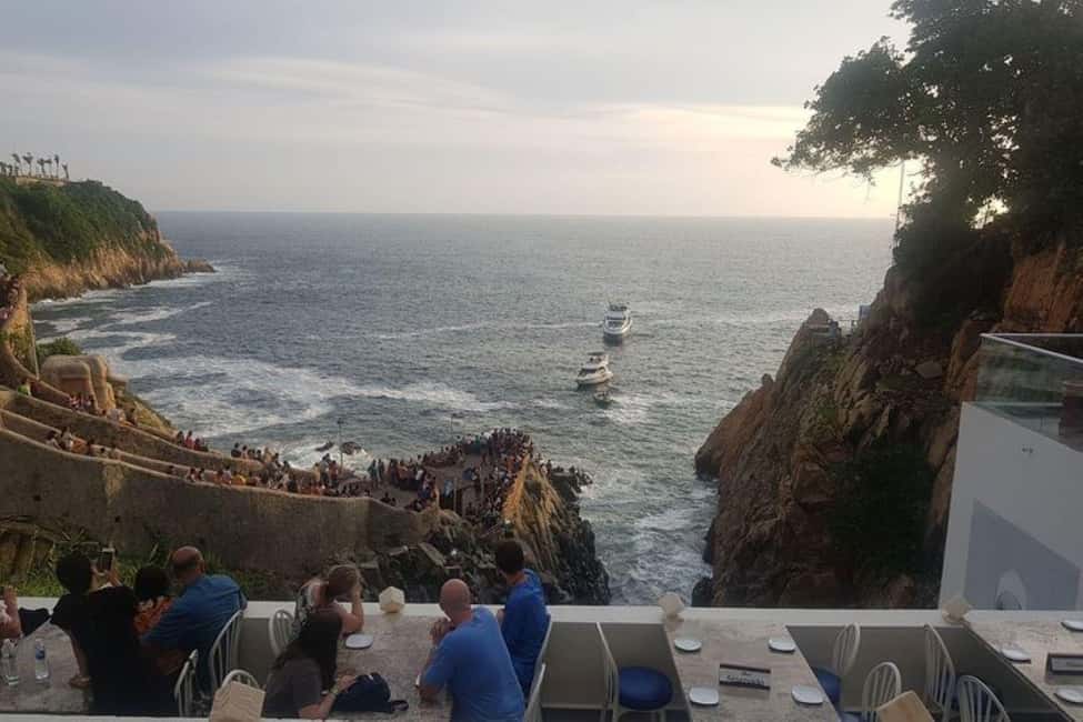 -Acapulco: Cliff Divers Experience w/ Al Pastor Tacos Dinner - The Sum Up