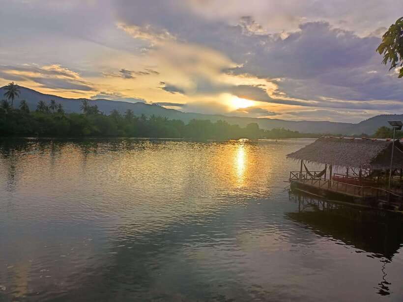 Kayak trip around Green cathedral, Swim, Reflection sunset - Key Points