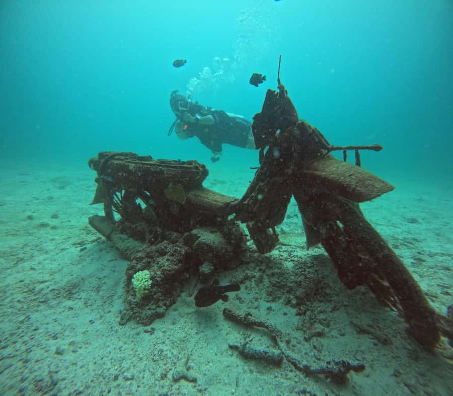 Phuket: Racha Islands 3 scuba dives boat trip PADI GoPro - The Guides and Safety