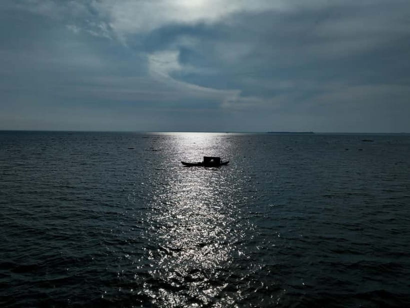 Kumarakom: Sunset Cruise with Village Life and Local Food - Key Points