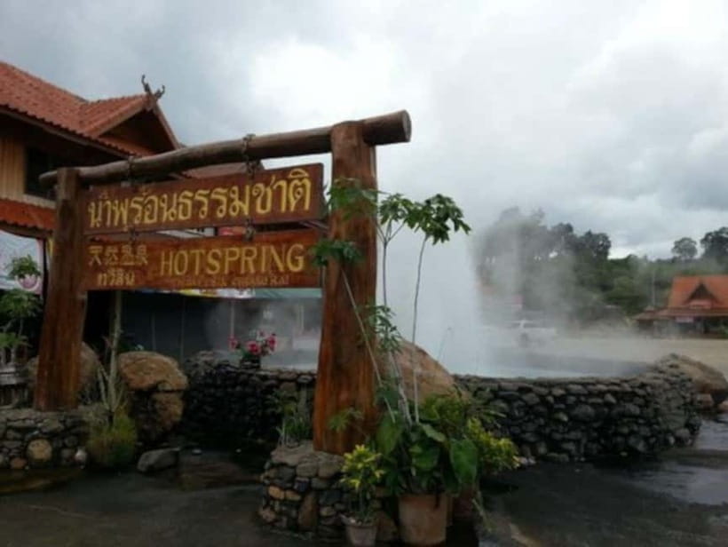 Chiang Mai to Chiang Rai: 3 Temples & Hot Springs & Pickup - The Itinerary in Detail