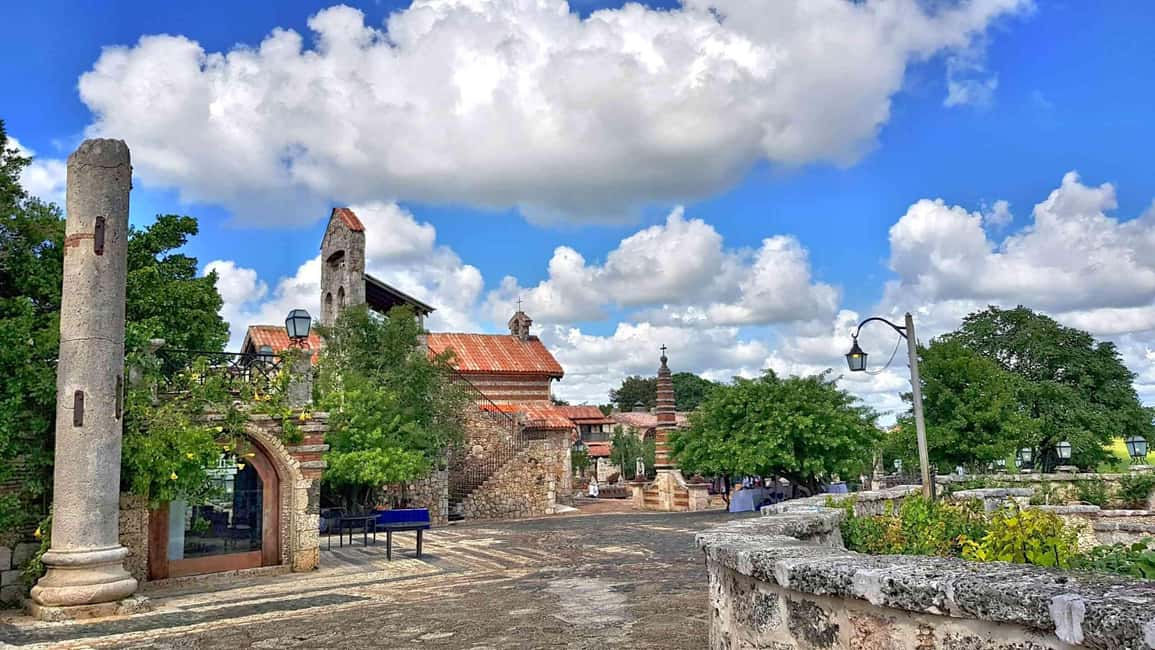 Punta Cana: Catalina Snorkeling & Altos de Chavón Day Trip - The Journey Begins: From Punta Cana to La Romana