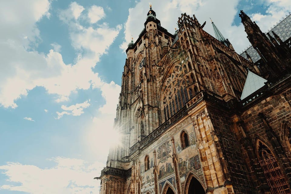 Tour of Prague Castle in italian language ticket included - Exploring Prague Castle: What to Expect