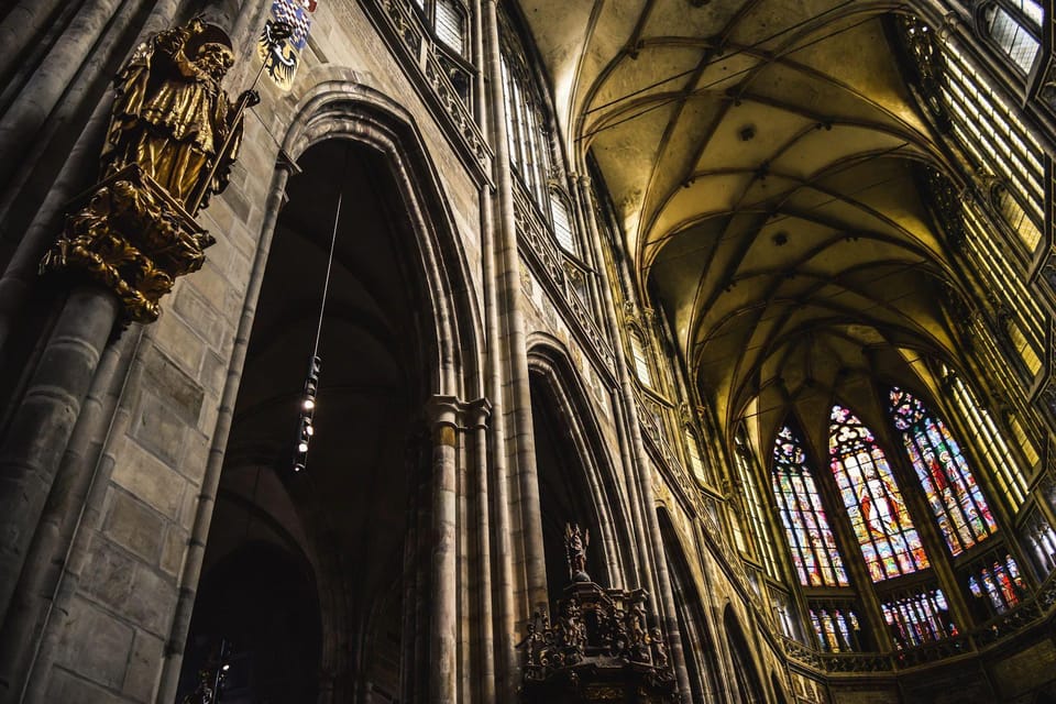 Tour of Prague Castle in italian language ticket included - FAQ