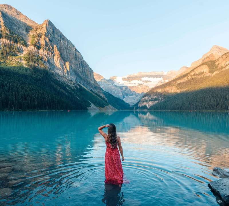 Moraine Lake Sunrise & Lake Louise Golden Hour Experience - Starting Early: The Magic of Moraine Lake at Sunrise