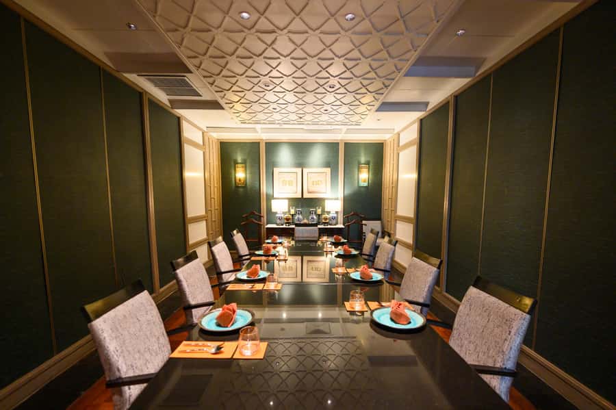 Bangkok: The House of Smooth Curry - The Athenee Hotel - A Closer Look at the Experience