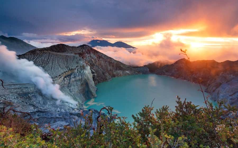 Mount ijen Expedition:Blue Flames and Sulfur Mines from bali - Why This Tour Works Well  