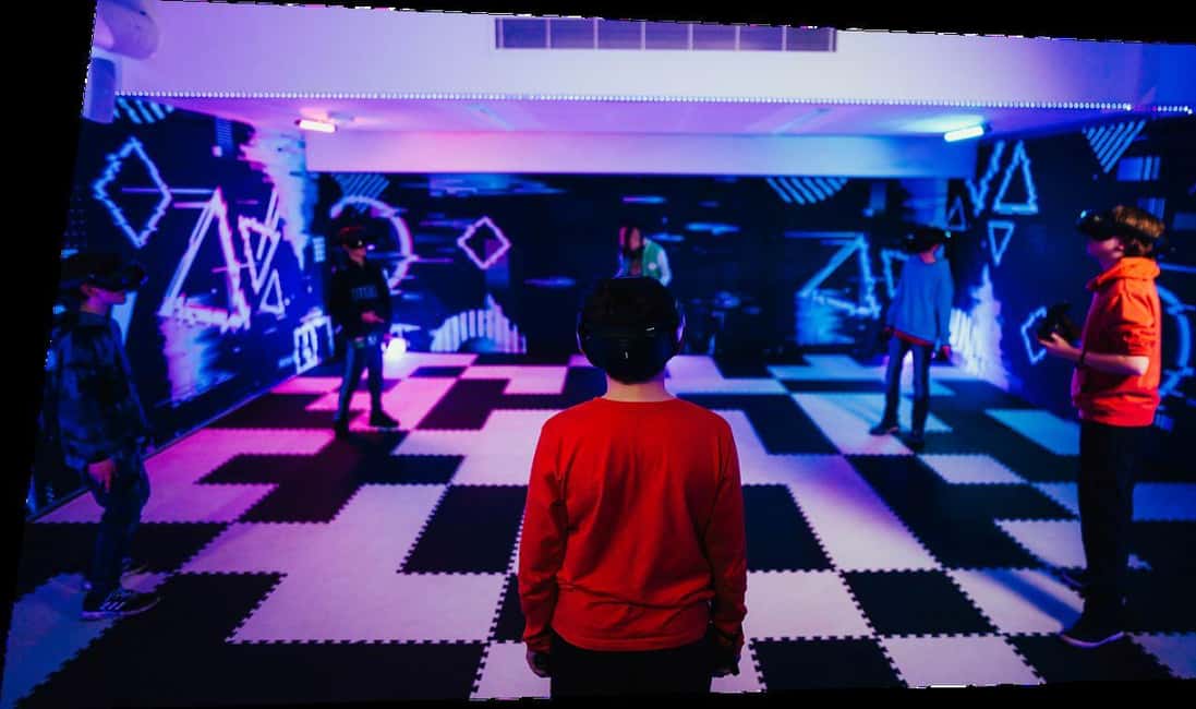 Steyning: Virtual Reality Experience - Who Will Enjoy This Most?