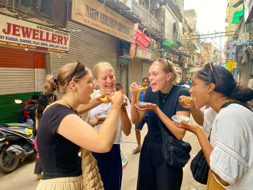 Delhi: Old Delhi's Street Food, Temples & Spice Market Tour - A Closer Look at the Tour Experience