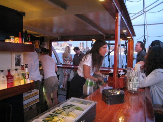 NYC: Statue of Liberty Day Sail with Onboard Bar - FAQ