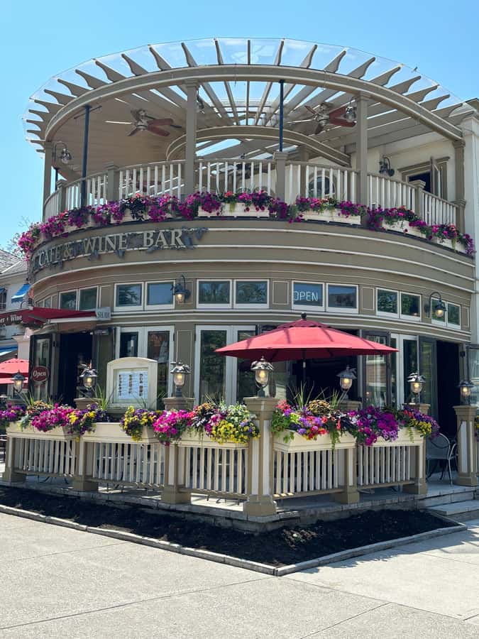 Discovery Tour: From Niagara Falls to Niagara-on-the-Lake - Who Would Love This Tour?