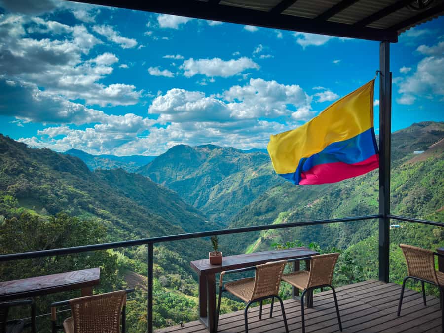 MEDELLÍN: EXPERIENCE THE HIGHEST ZIPLINE IN ALL OF COLOMBIA! - Key Points