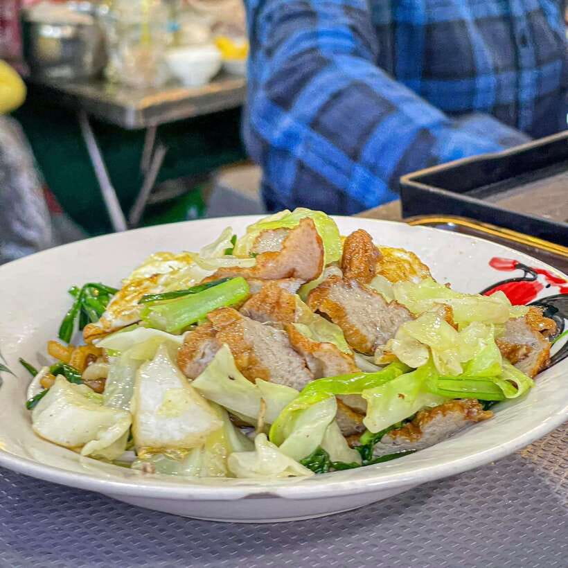 Street Food Tour and Phare Circus with Tuk-Tuk Transfers - Who Is This Tour Best For?