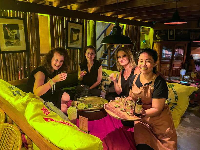 Street Food Tour and Phare Circus with Tuk-Tuk Transfers - What Reviewers Say
