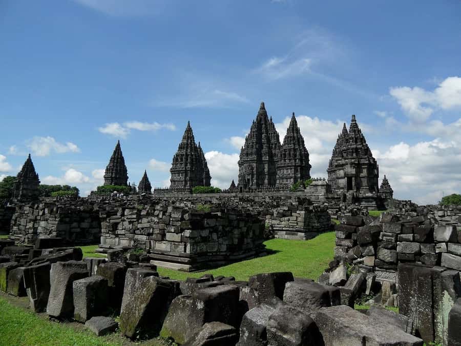 Yogyakarta: Guaranteed Sunrise From Borobudur and Prambanan - A Closer Look at the Itinerary