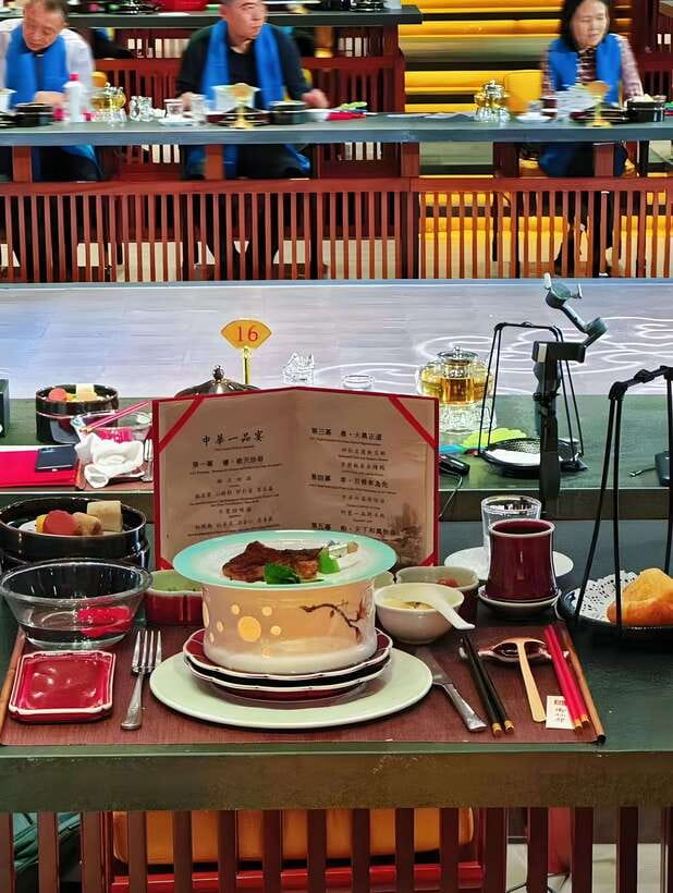 Beijing Royal Banquet with Chinese culture prefermance - What is the Beijing Royal Banquet Experience?