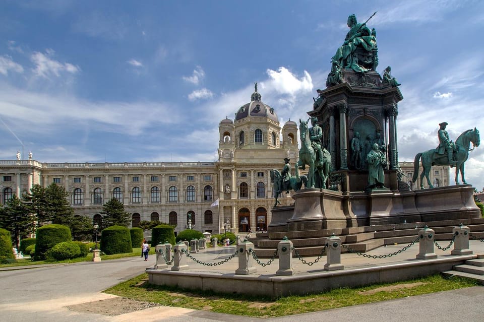 3 hour private tour in Vienna by private car - What Travelers Say