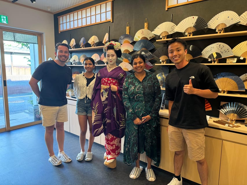 Gion Walking Tour, Geisha Show and Japanese Game in Kyoto - Detailed Breakdown of the Itinerary