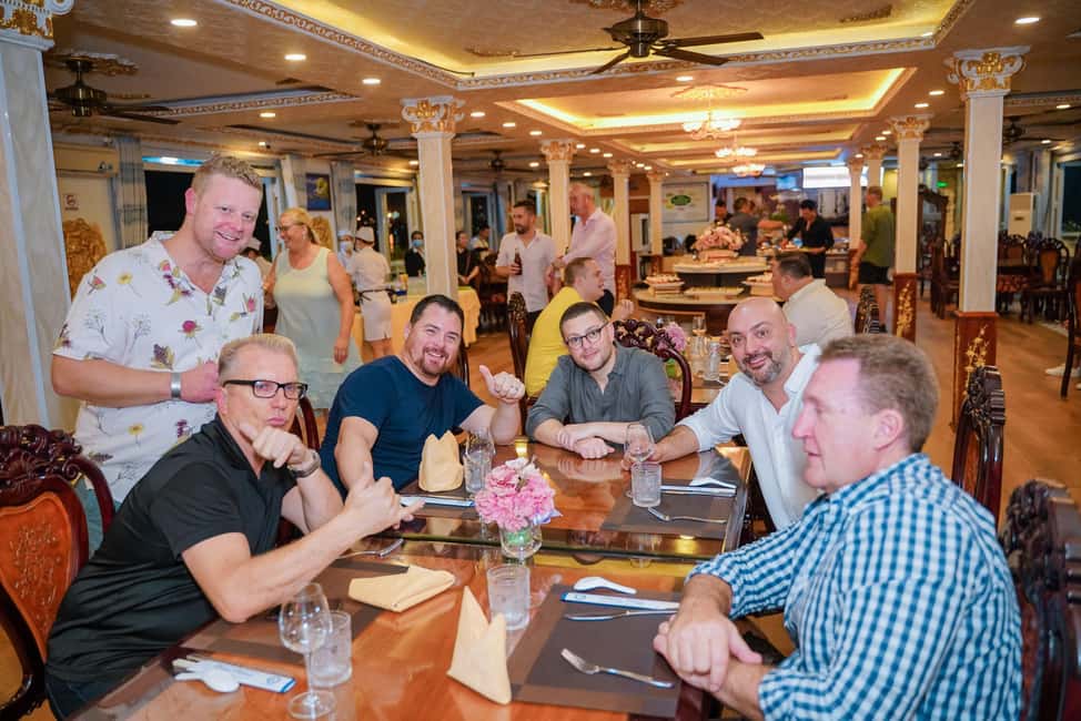 Saigon Dinner On Cruise Tour With Private Table - The Food & Atmosphere